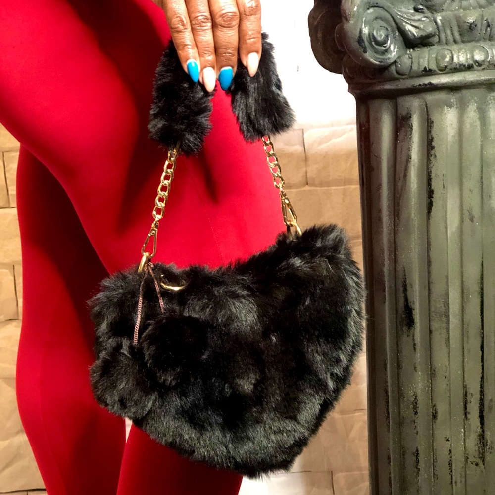 Fur Heart - Black